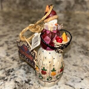 Jim Shore Snowman With Basket Heartwood Creek Ornament‎ 2005 NWT